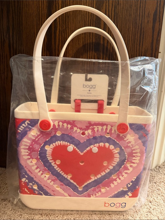 BOGG BAG Handbags - Bogg Bag Heart Print Tote in Coral, Pink & Purple